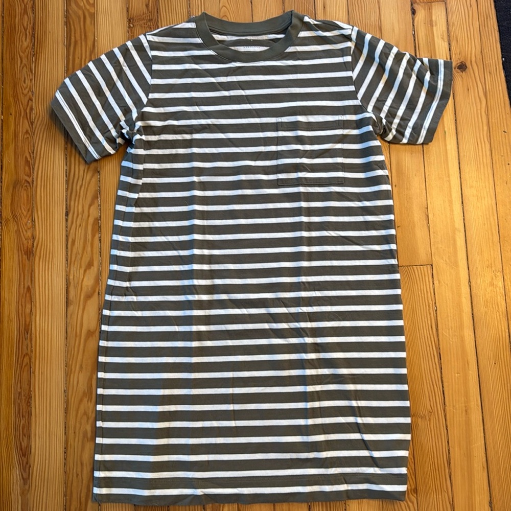 Small green and white striped pocket T dress, like new without tags
